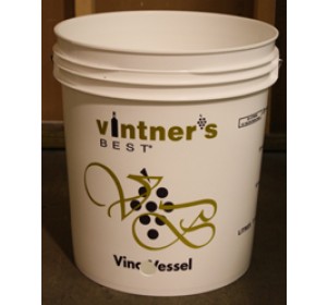 7.9 GALLON BOTTLING BUCKET WITH 1" HOLE